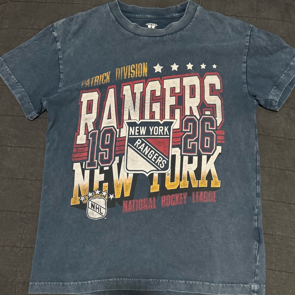 Abercrombie Men’s New York Rangers Vintage Inspired Graphic Shirt